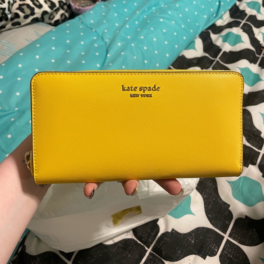 Kate spade clutch/ wallet